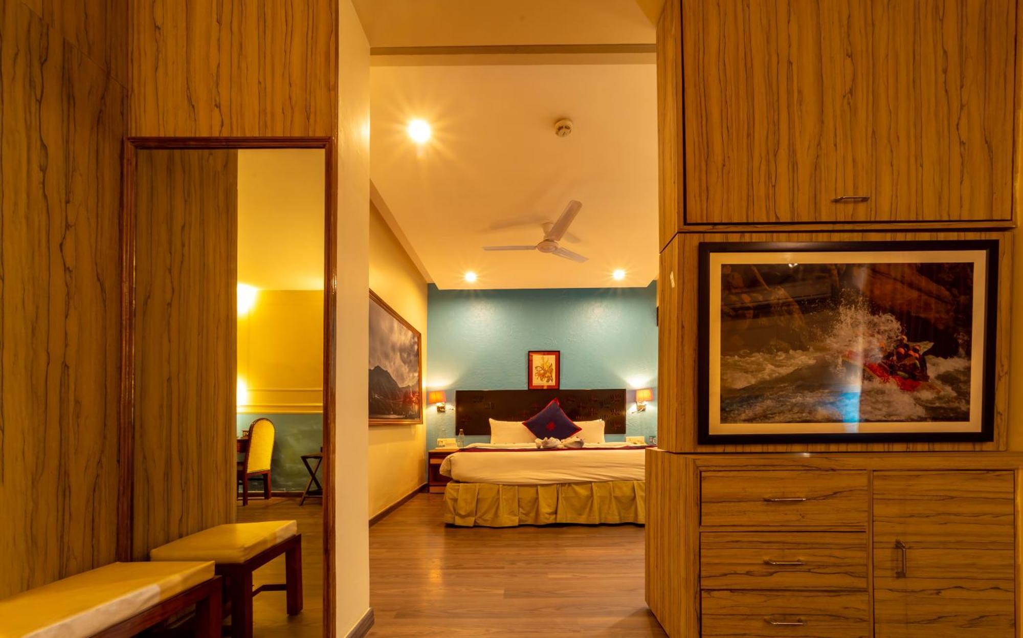 Ganga Kinare- A Riverside Boutique Resort, Rishīkesh Екстериор снимка